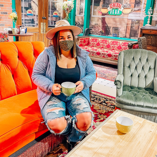 Entertainment-mimosasandlipstick_